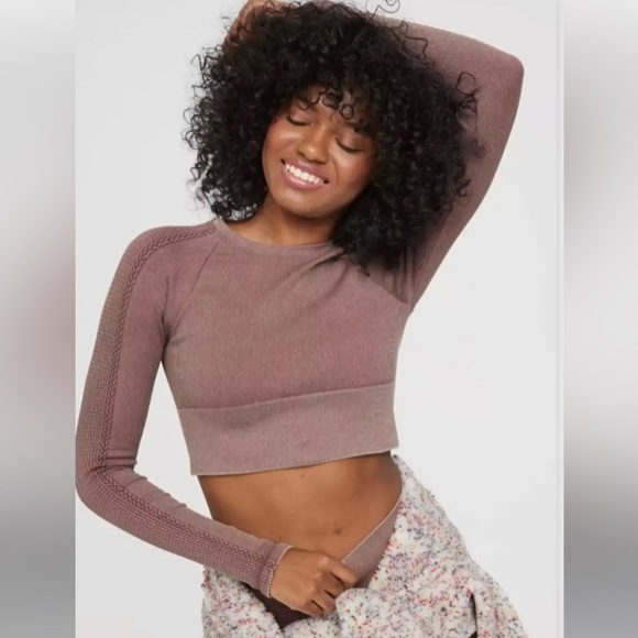 Brand new OFFLINE by Aerie top - Picture 8 of 8